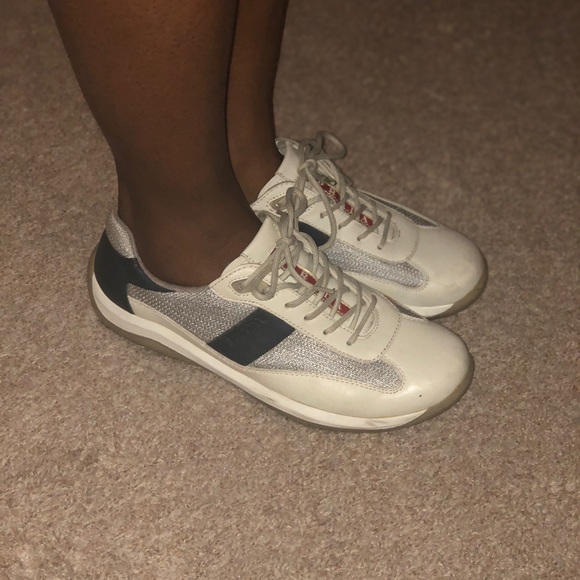 Prada Shoes - Picture 5 of 7